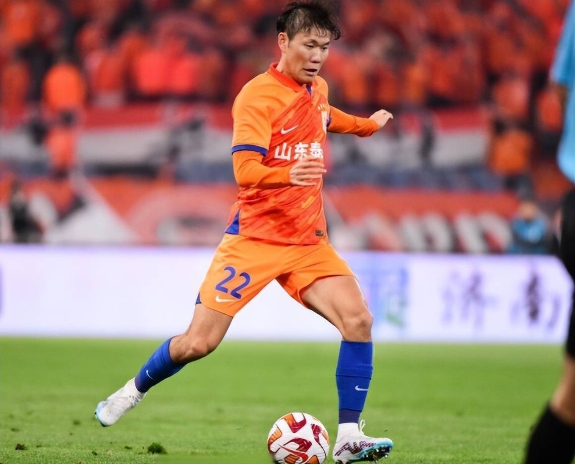 喜讯!两大德甲名帅首次联手举荐运作山东主力国脚后腰留洋德国,已承诺给他顶薪主力位置